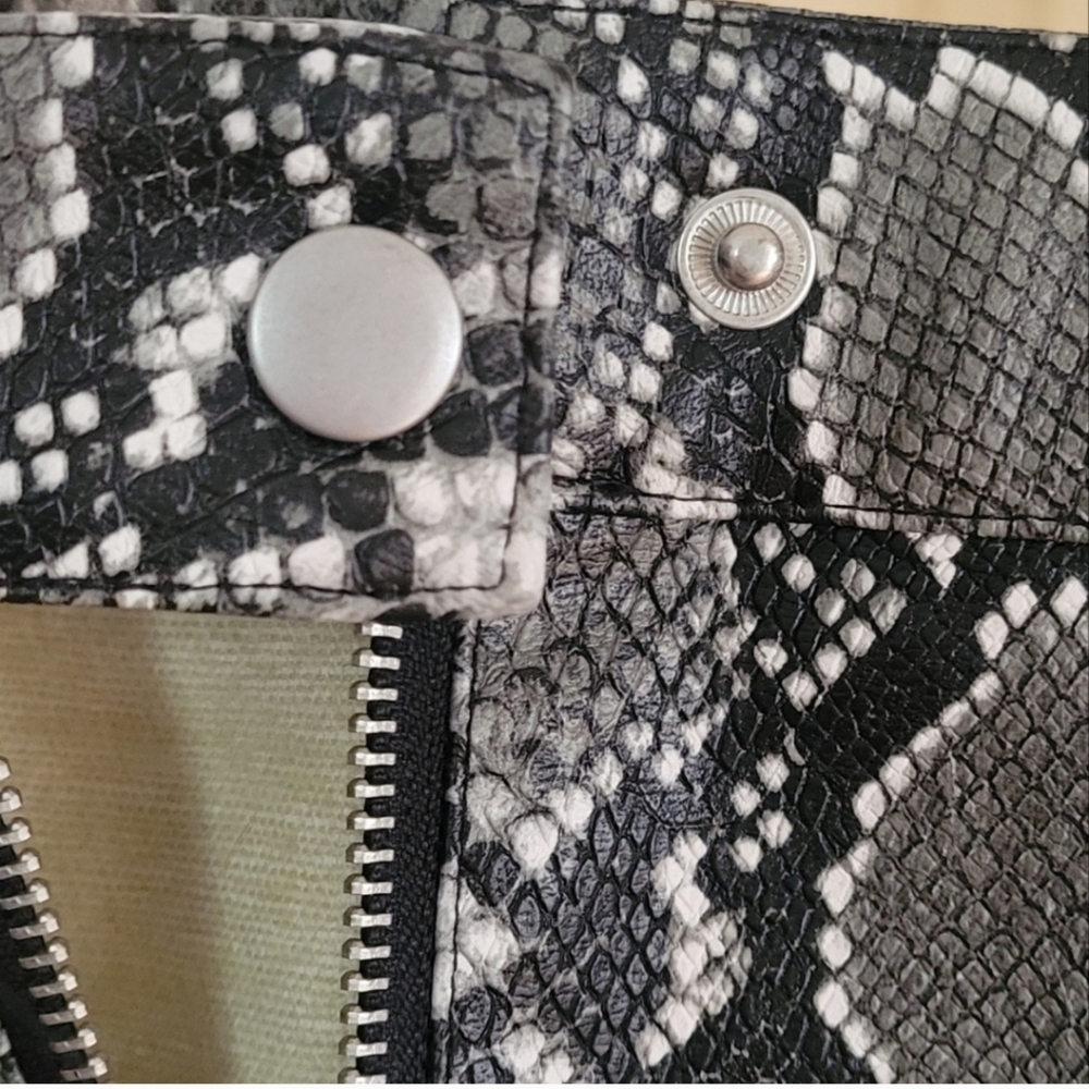 THREAD & SUPPLY Snake Skin Skirt Size Medium - Picture 6 of 9